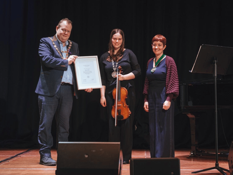 City Waits Award for Hannah